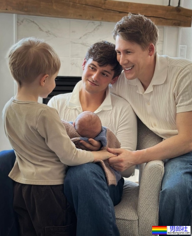 跳水王子Tom Daley回归跳水!曝练习「对身体造成冲击」:但2024要挑战最后一次奥运 - 51虹马 跳水王子Tom Daley回归跳水!曝练习「对身体造成冲击」:但2024要挑战最后一次奥运 - 51虹马