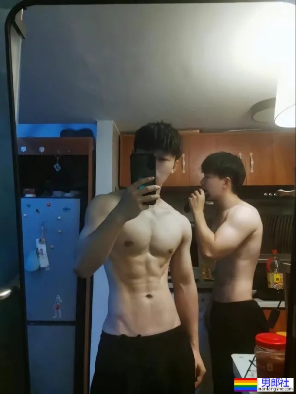 两个帅哥,双倍快乐-51虹马