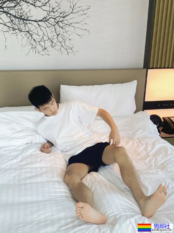 少年感满满的小帅哥-51虹马