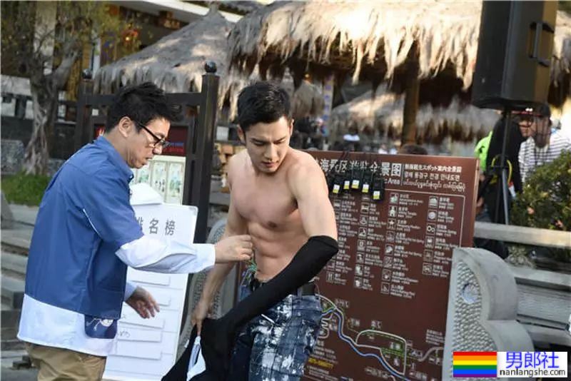 鲜肉男星韩东君穿正装太紧!强大实力藏不住了! - 51虹马 鲜肉男星韩东君穿正装太紧!强大实力藏不住了! - 51虹马