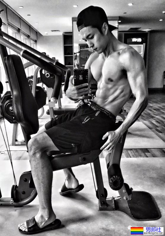 鲜肉男星韩东君穿正装太紧!强大实力藏不住了! - 51虹马 鲜肉男星韩东君穿正装太紧!强大实力藏不住了! - 51虹马