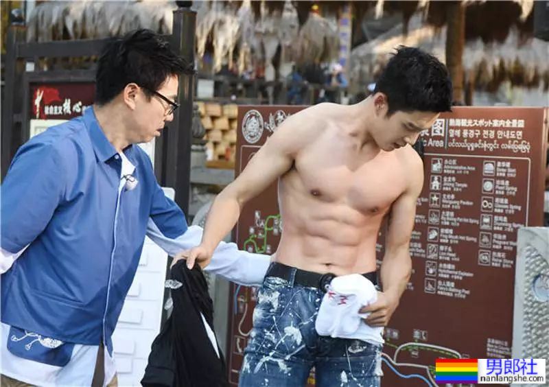 鲜肉男星韩东君穿正装太紧!强大实力藏不住了! - 51虹马 鲜肉男星韩东君穿正装太紧!强大实力藏不住了! - 51虹马