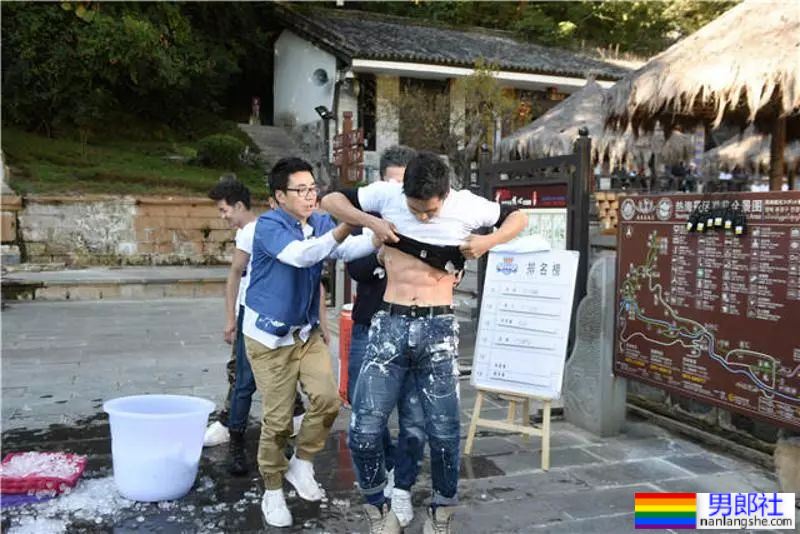 鲜肉男星韩东君穿正装太紧!强大实力藏不住了! - 51虹马 鲜肉男星韩东君穿正装太紧!强大实力藏不住了! - 51虹马