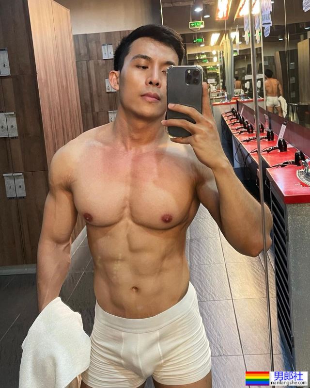 我有 3 个男友！越南帅哥实境秀节目出柜：洪庆 - 51虹马