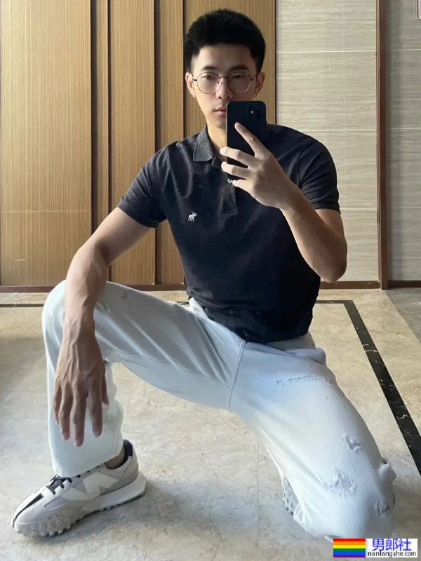 商务风，衬衫帅哥，好吸睛 - 51虹马