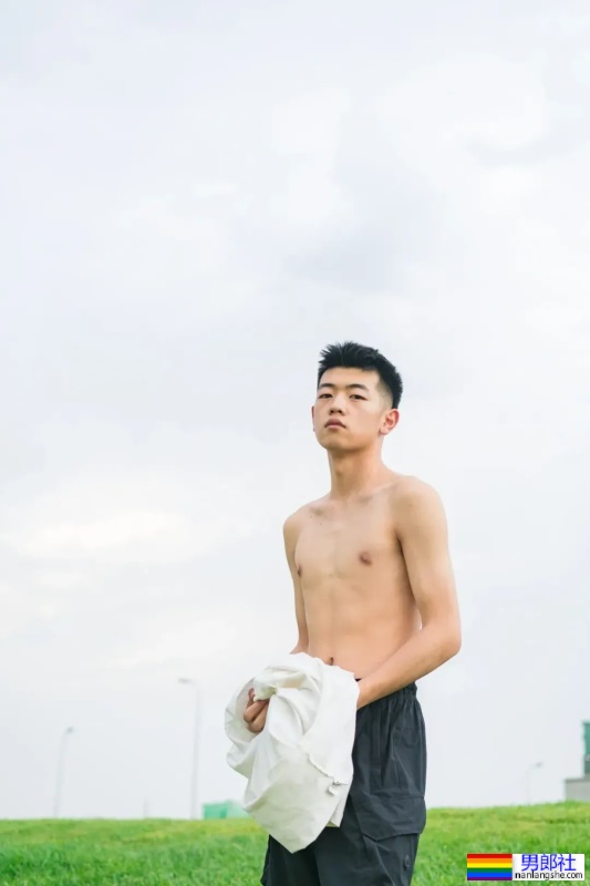 少年感满满的小帅哥 - 51虹马