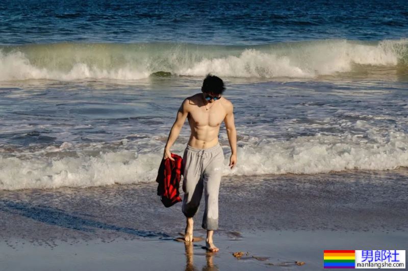 灰裤子果然是男人最性感的装备！ - 51虹马