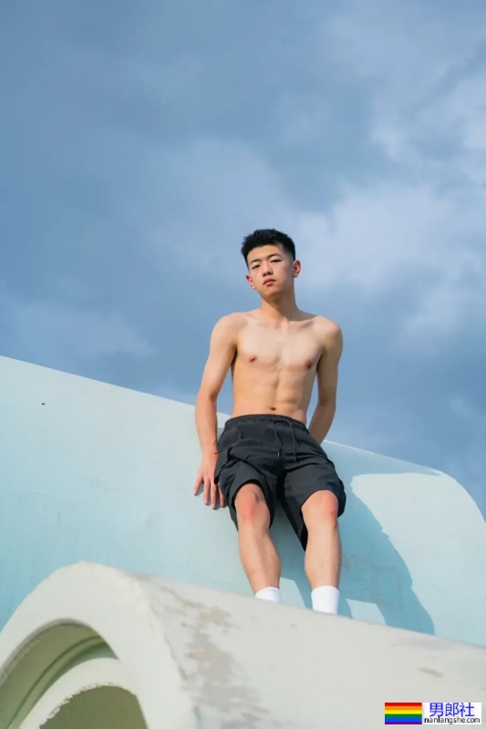 少年感满满的小帅哥 - 51虹马