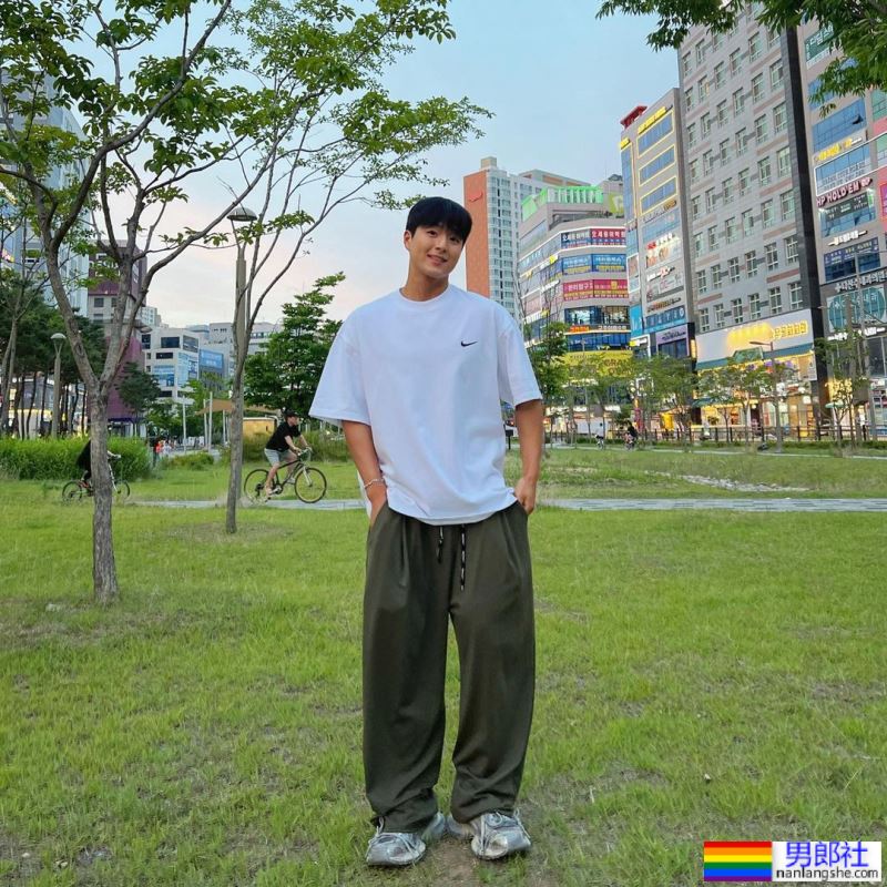 大胆吃播香蕉? 美少年变身野兽的韩国欧巴:卢凪修 - 51虹马 大胆吃播香蕉? 美少年变身野兽的韩国欧巴:卢凪修 - 51虹马