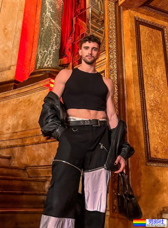 同志体操运动员Heath Thorpe打破常规夺冠!疯狂晒猫引网暴动:他跟猫谁比较美? - 51虹马 同志体操运动员Heath Thorpe打破常规夺冠!疯狂晒猫引网暴动:他跟猫谁比较美? - 51虹马