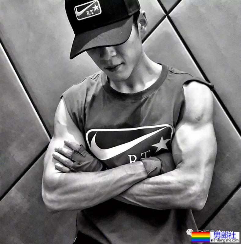 鲜肉男星韩东君穿正装太紧!强大实力藏不住了! - 51虹马 鲜肉男星韩东君穿正装太紧!强大实力藏不住了! - 51虹马