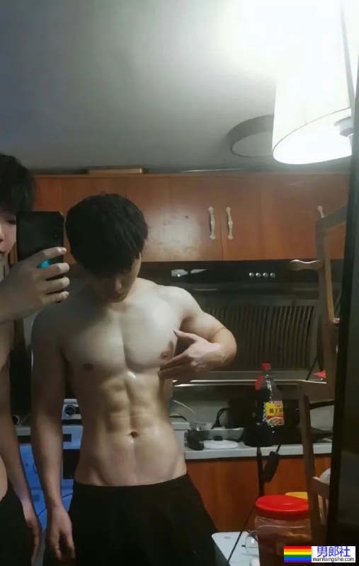 两个帅哥，双倍快乐 - 51虹马