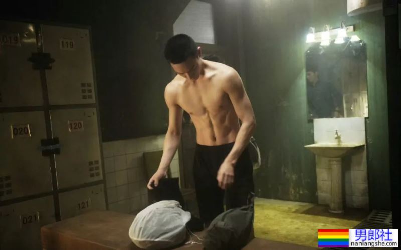 内娱新晋男菩萨来了！华中科技大学寸头小哥李昀锐洗澡片段来了！ - 51虹马