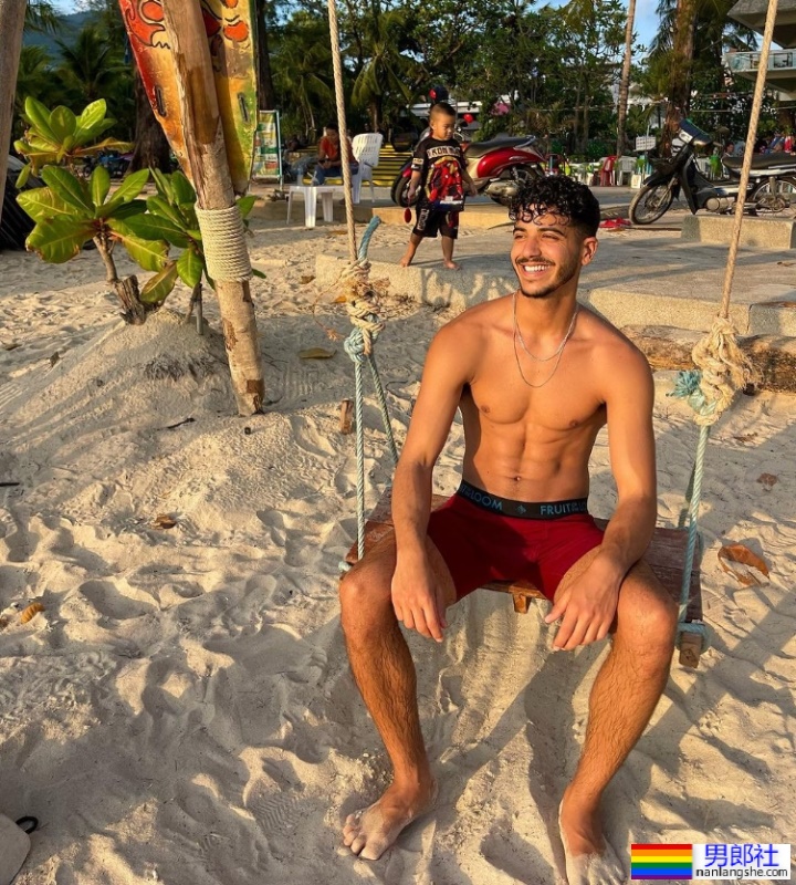 以色列歌手Ayal Mazaki把出柜心路变成一首歌：不希望有人跟我一样浪费10年生命 - 51虹马