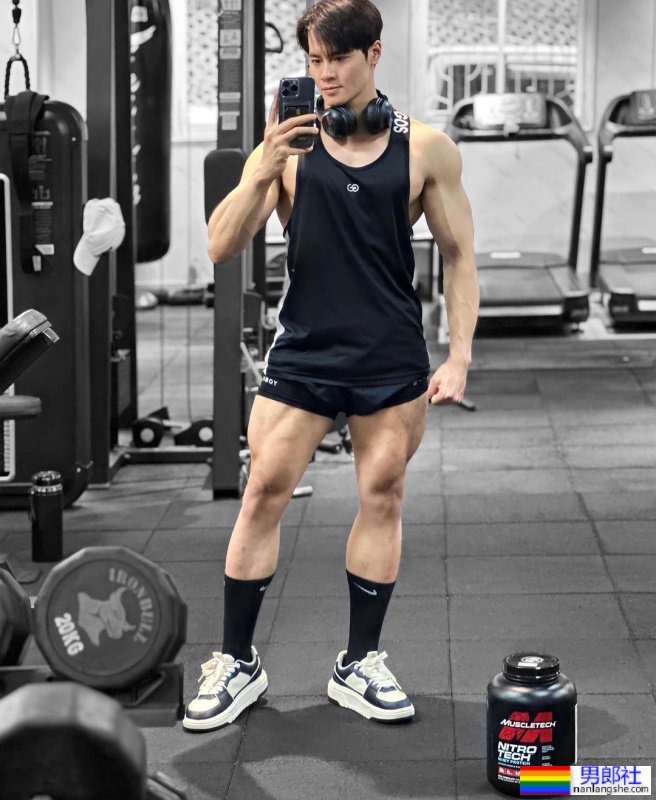 肌肉｜男上加男的多人运动！越南选美冠军：邓晓德 - 51虹马