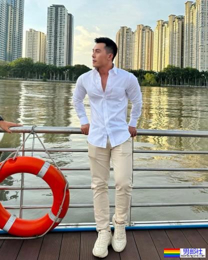 我有 3 个男友！越南帅哥实境秀节目出柜：洪庆 - 51虹马