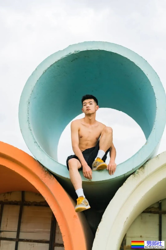 少年感满满的小帅哥 - 51虹马