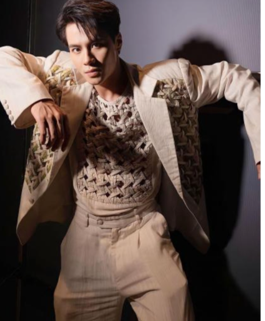 肌肉｜男上加男的多人运动！越南选美冠军：邓晓德 - 51虹马