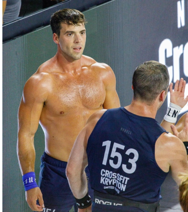 夫夫男模推壮腿时尚 感性宣言:「当初若没勇于出柜,我不可能跟爱人求婚。」 - 51虹马 夫夫男模推壮腿时尚 感性宣言:「当初若没勇于出柜,我不可能跟爱人求婚。」 - 51虹马