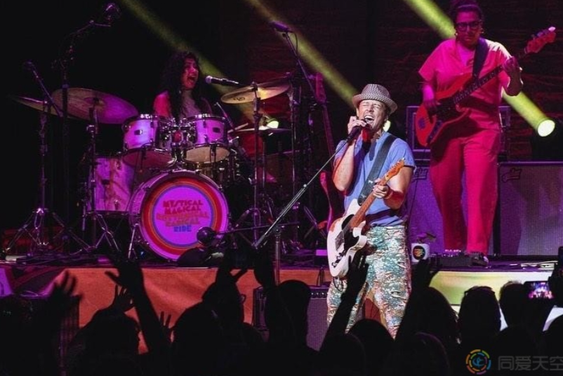 歌手杰森·玛耶兹聊出柜 重生再推新专辑 - 51虹马