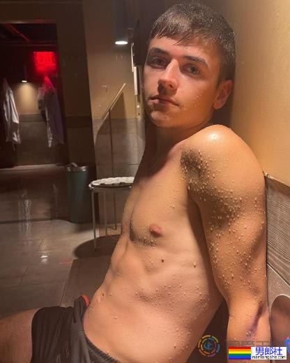 相差27岁，壮熊警官与奶狗弟弟共谱忘年恋 - 51虹马