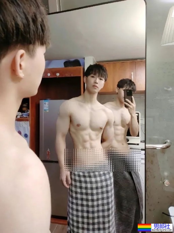 两个帅哥，双倍快乐 - 51虹马