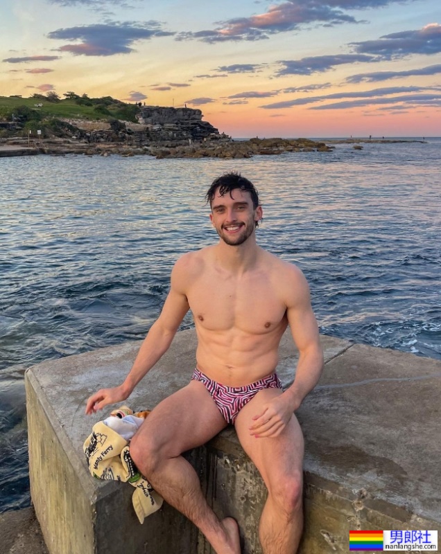 同志体操运动员Heath Thorpe打破常规夺冠!疯狂晒猫引网暴动:他跟猫谁比较美? - 51虹马 同志体操运动员Heath Thorpe打破常规夺冠!疯狂晒猫引网暴动:他跟猫谁比较美? - 51虹马