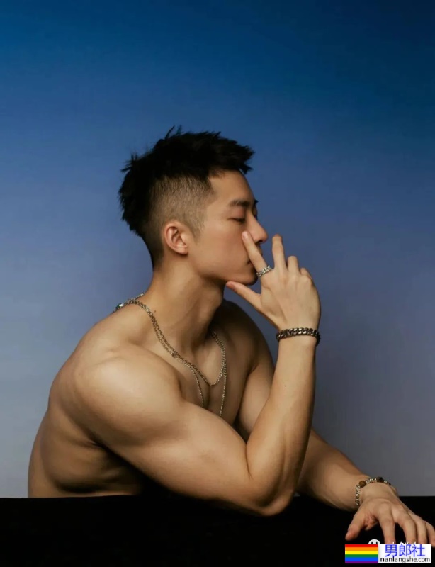 细狗奶狗不如小狼狗，这腰硬的能砸核桃！ - 51虹马