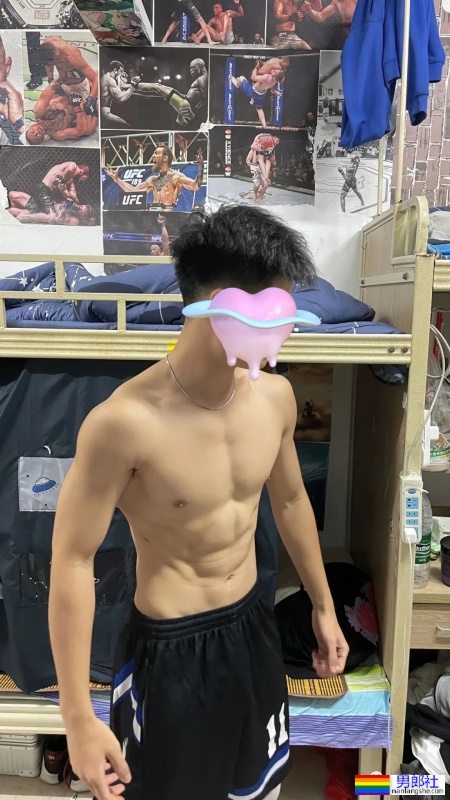 成都体育学院的室友，没事就脱衣服 - 51虹马