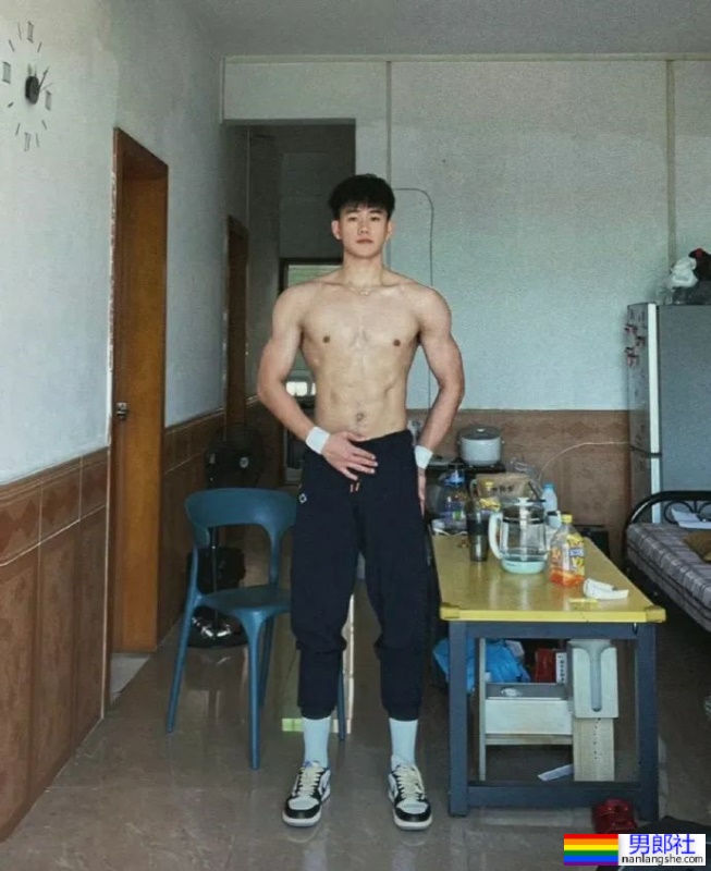 广东体院男大 - 51虹马