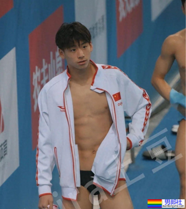 跳水队新晋颜值天花板严鑫,17岁186CM的白皮肌肉少年 - 51虹马 跳水队新晋颜值天花板严鑫,17岁186CM的白皮肌肉少年 - 51虹马