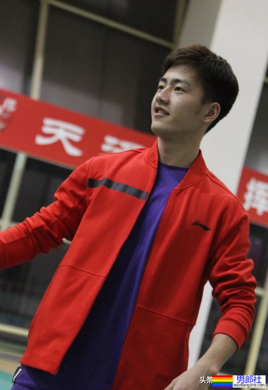 羽毛球队00后帅哥闪耀杭州亚运会，羽毛球队颜值天花板来了！ - 51虹马