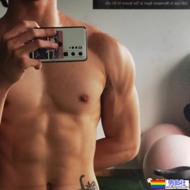 推上183cm极品肌肉小哥哥,腹肌身材太诱惑了! - 51虹马 推上183cm极品肌肉小哥哥,腹肌身材太诱惑了! - 51虹马