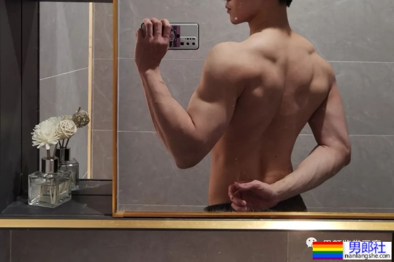 推上183cm极品肌肉小哥哥,腹肌身材太诱惑了! - 51虹马 推上183cm极品肌肉小哥哥,腹肌身材太诱惑了! - 51虹马