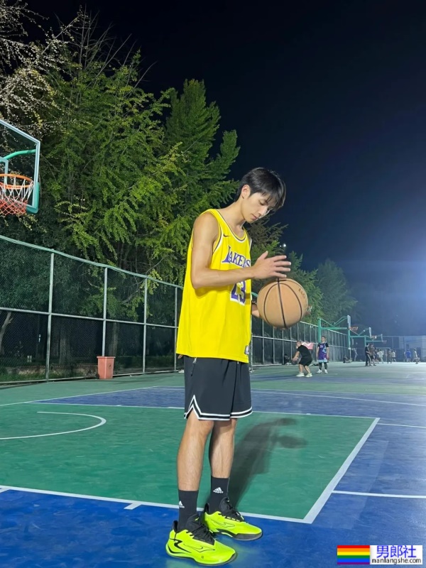 成都体院的小哥哥，阳光又帅气 - 51虹马