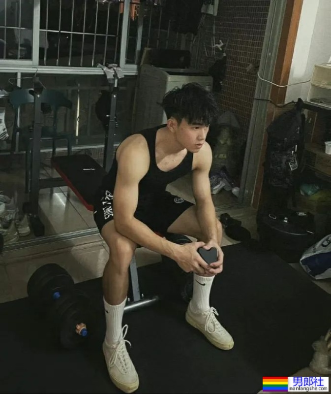 广东体院男大 - 51虹马