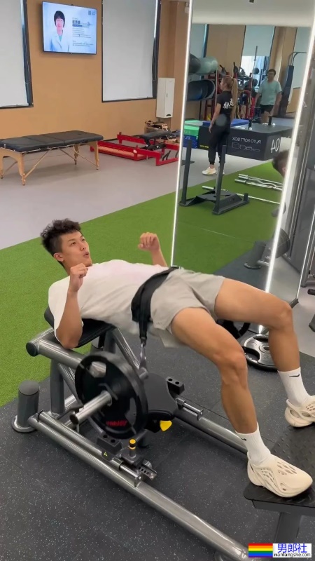 写真 · 肌肉 | 陆j退,自诩艺术圈最猛男人直播大玩擦边被禁! - 51虹马 写真 · 肌肉 | 陆j退,自诩艺术圈最猛男人直播大玩擦边被禁! - 51虹马