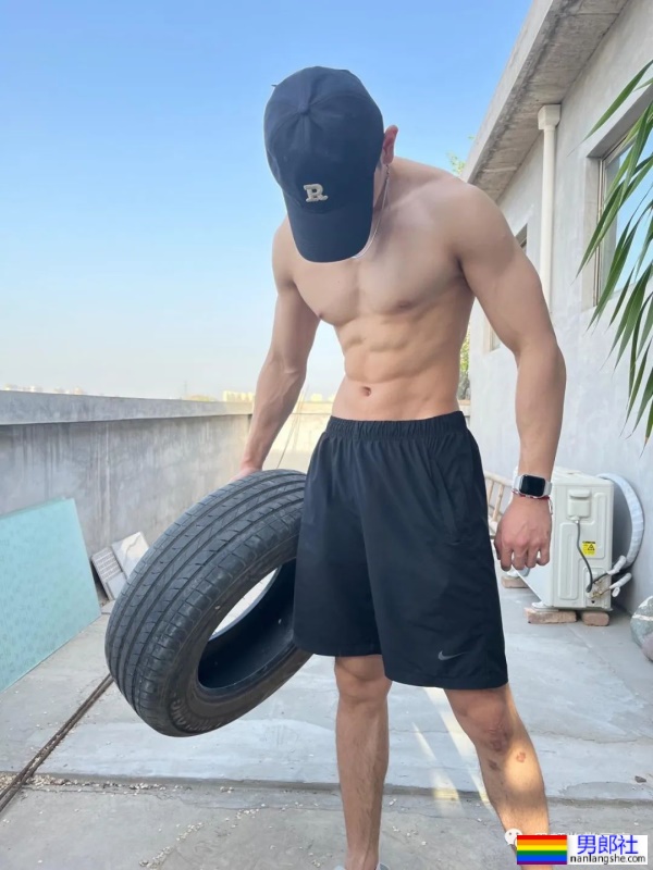 身高183cm拥有完美八块腹肌的山东男人 - 51虹马 身高183cm拥有完美八块腹肌的山东男人 - 51虹马