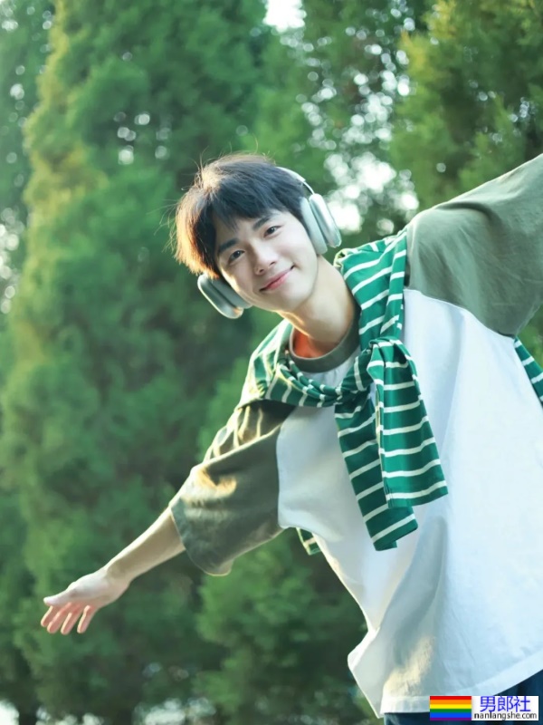 阳光清纯大男孩 - 51虹马