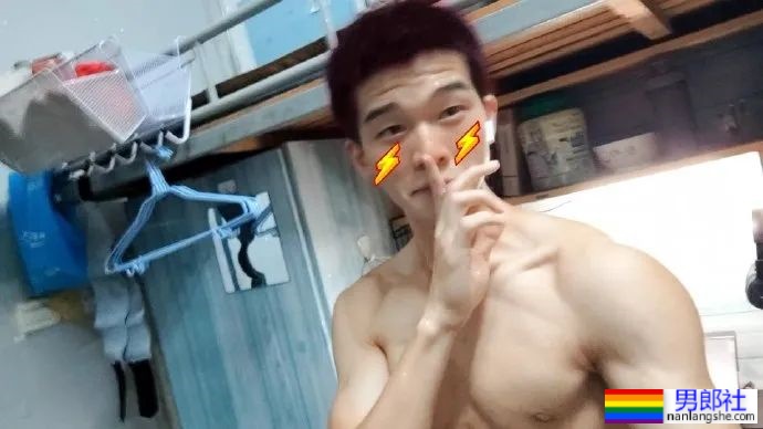 肌肉练到青筋暴起，南昌工程学院20岁的男大学生！  - 51虹马