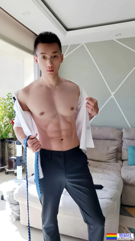 身材这么好的腹肌男人，究竟谁在拥有 - 51虹马