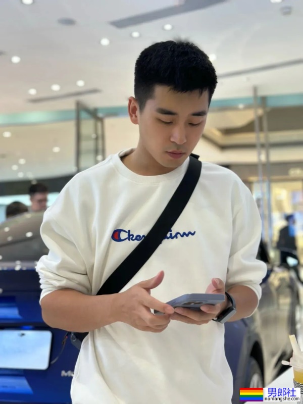 南航空少，穿病号服都觉得太帅了 - 51虹马