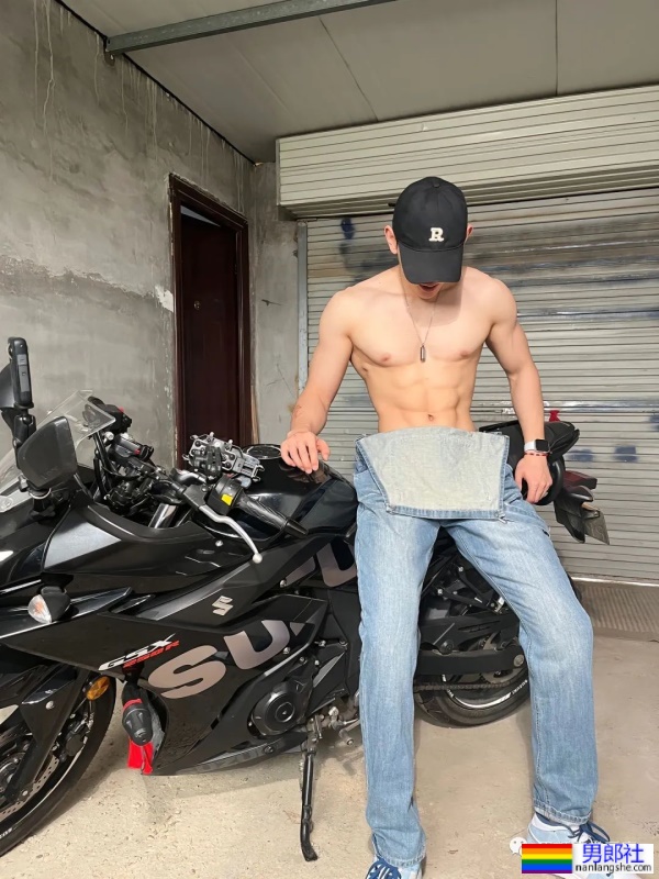 身高183cm拥有完美八块腹肌的山东男人 - 51虹马 身高183cm拥有完美八块腹肌的山东男人 - 51虹马