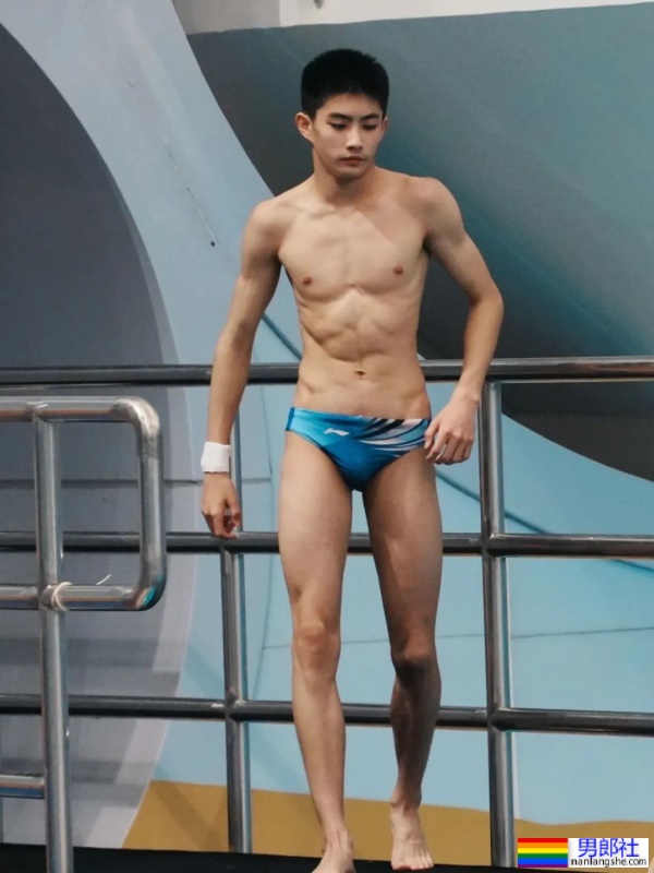 实拍山西17岁跳水小哥皮亚宁，05后的男生太强了 - 51虹马