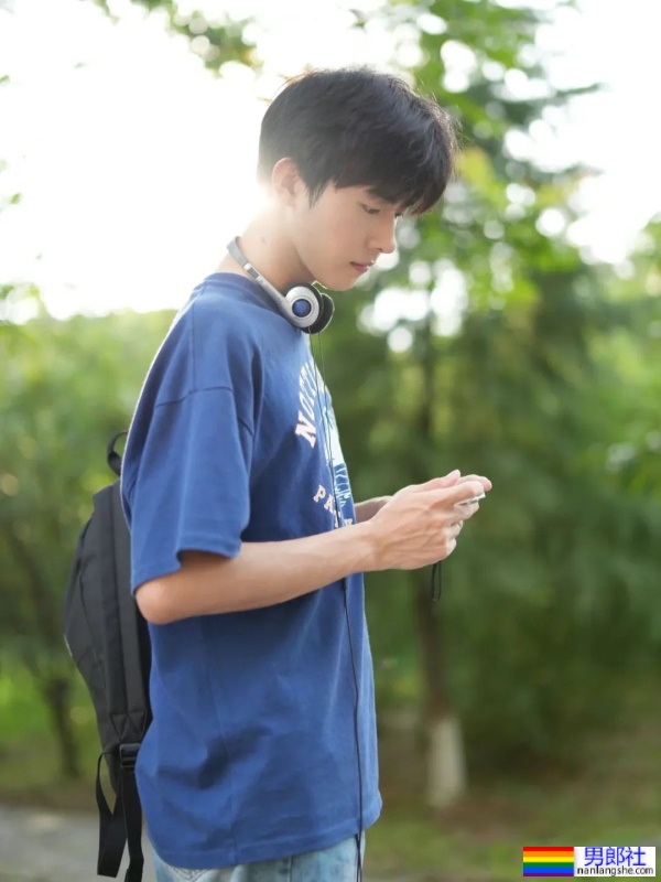 阳光清纯大男孩-51虹马