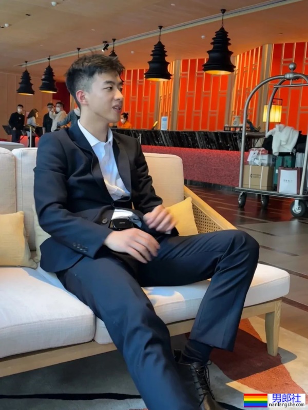 体育生穿上正装,简直帅爆了-51虹马