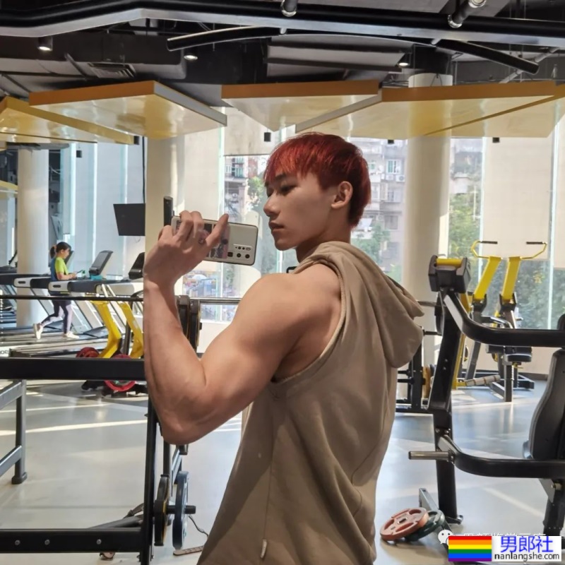 推上183cm极品肌肉小哥哥,腹肌身材太诱惑了! - 51虹马 推上183cm极品肌肉小哥哥,腹肌身材太诱惑了! - 51虹马