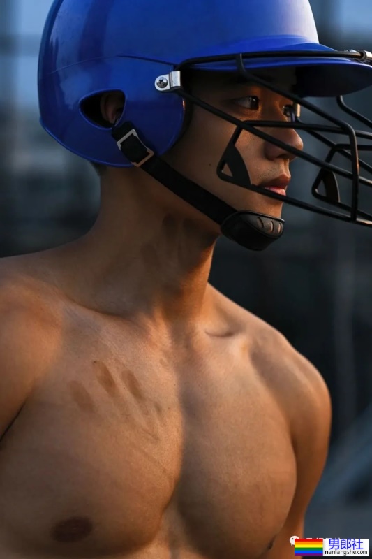 厦门不穿衣服的“肌肉司机”，22岁183CM私教腹肌有多硬？ - 51虹马