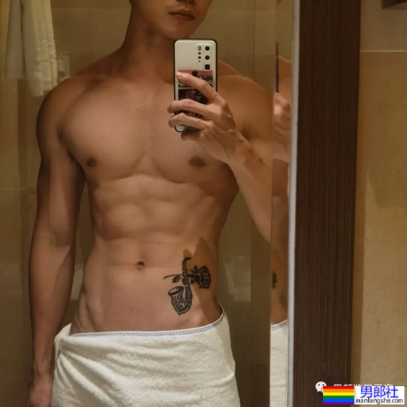 推上183cm极品肌肉小哥哥,腹肌身材太诱惑了! - 51虹马 推上183cm极品肌肉小哥哥,腹肌身材太诱惑了! - 51虹马