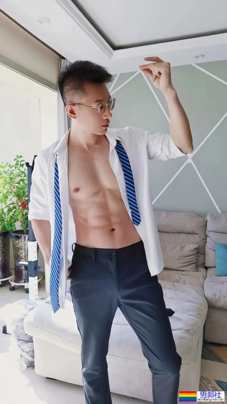 身材这么好的腹肌男人，究竟谁在拥有 - 51虹马